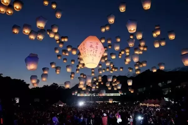 猴年元宵節(jié)，富軒門窗祝您心圓！夢圓！闔家團(tuán)圓！